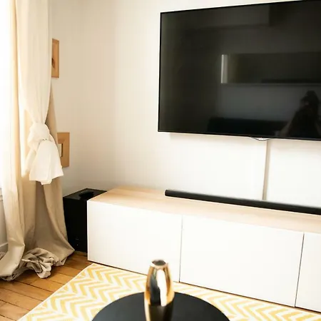 Hostnfly - Beautiful Apt At The Bottom Of Montmartre *